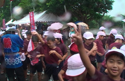 豪雨の日に大浜豊年祭