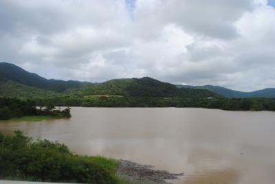 大雨で石垣島の飲料水確保