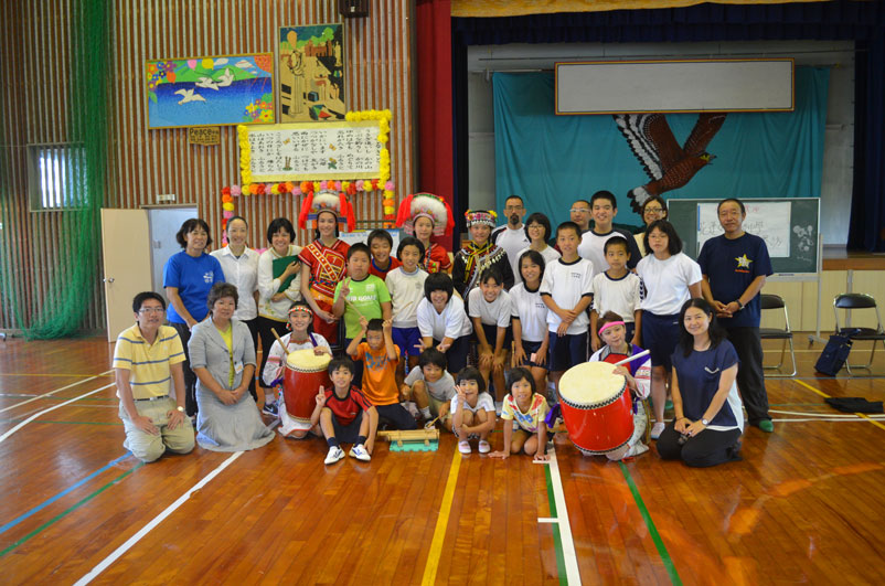 歌と踊りで日台交流