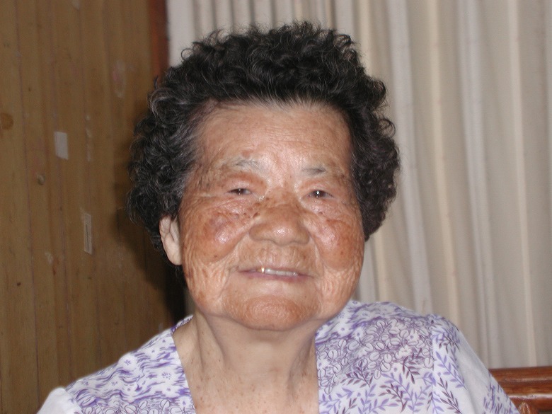 仲間　ハルさん名蔵在住大正11年9月20日生まれ　90歳