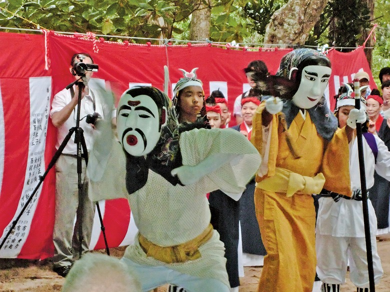 干立村節祭の仮面